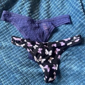 *NWT* *VS PINK Thongs